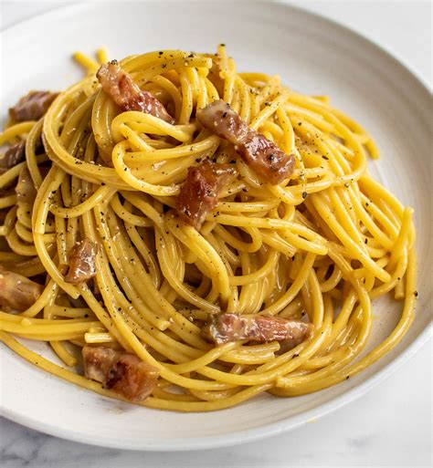 Bucatini Carbonara .